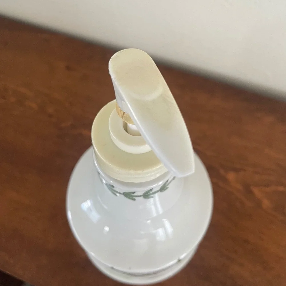 Vtg Portmeirion Botanic Garden Soap Lotion Dispenser Butterfly Made in Britain